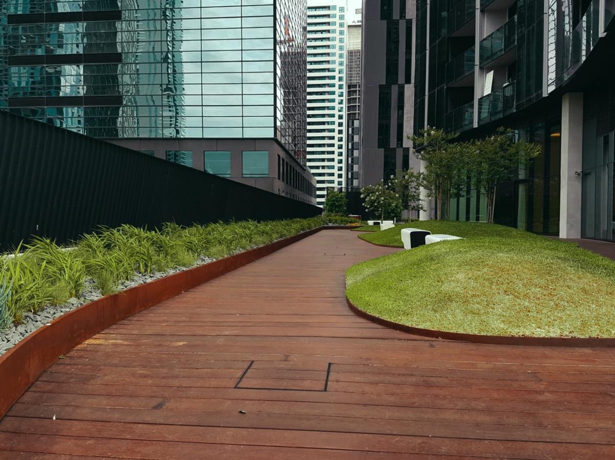 Luxury Cbd - Pool, Gym And Spa Melbourne Exteriör bild